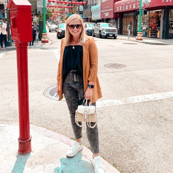 Vestique Camel Blazer. Size M - Picture 3 of 9